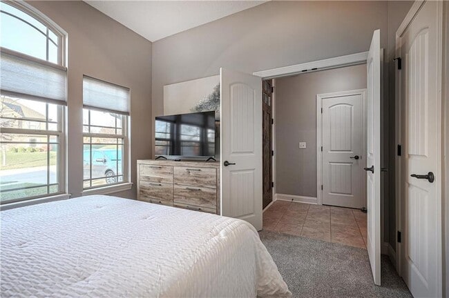 Building Photo - 5029 Woodstock Ct