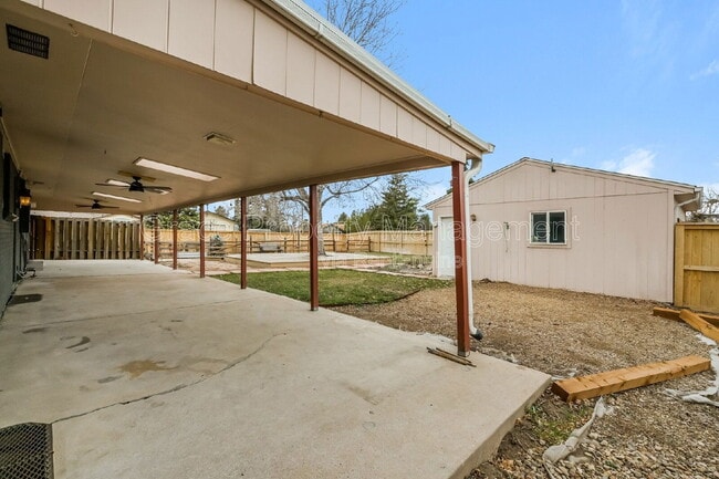 Building Photo - 7095 S Clermont Dr
