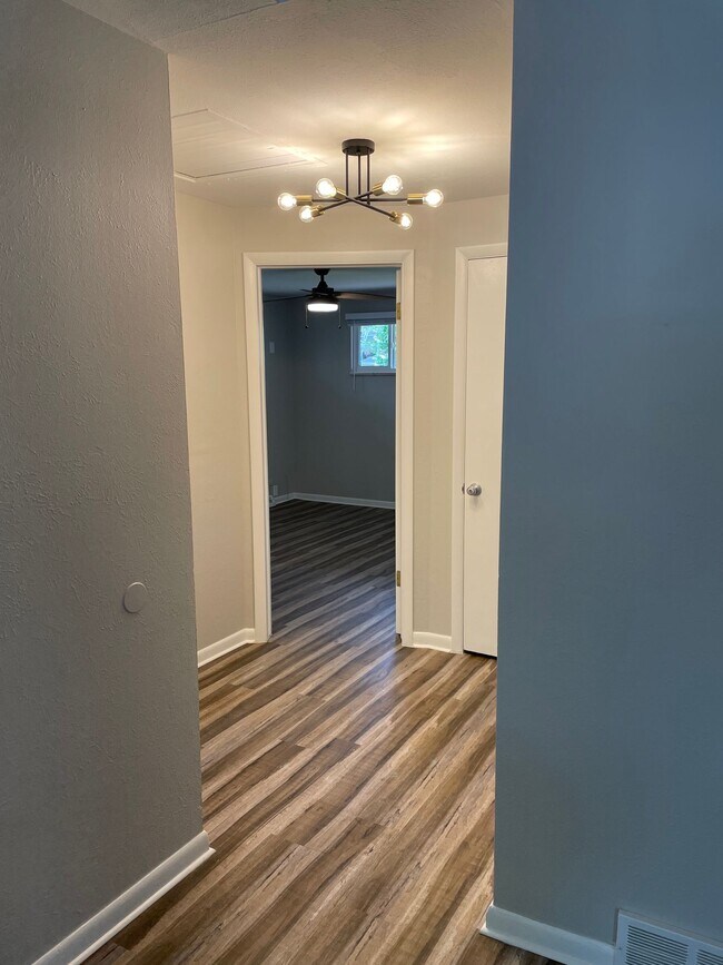 Building Photo - Newly remodeled Arvada home