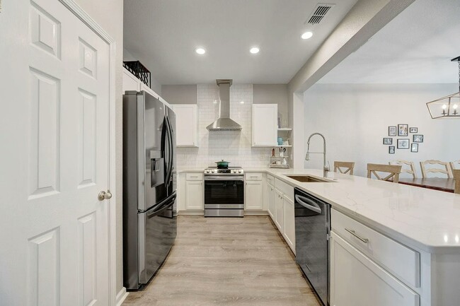 Building Photo - 233 Sand Oak Blvd