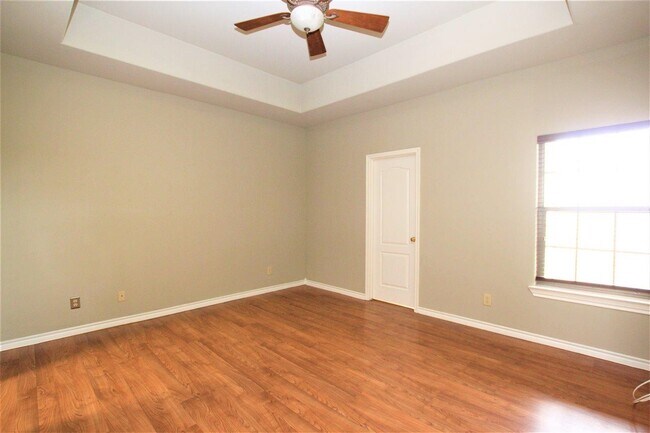 Building Photo - 9811 Sterling Loop