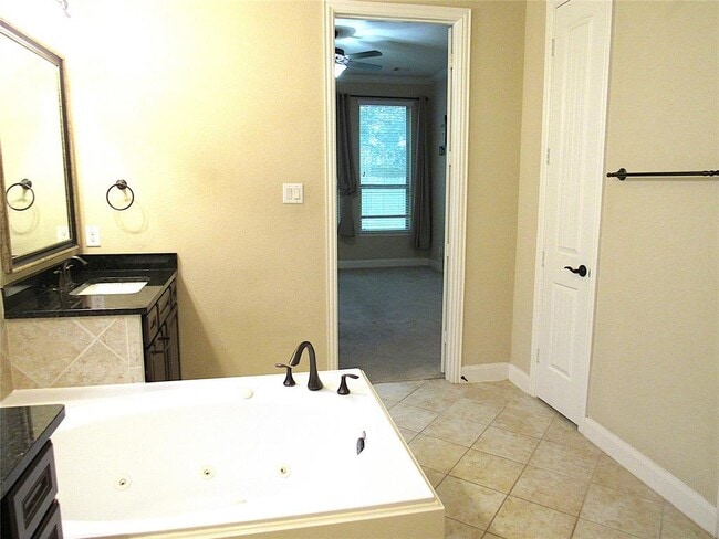 Building Photo - 13902 Desert Trace Ct