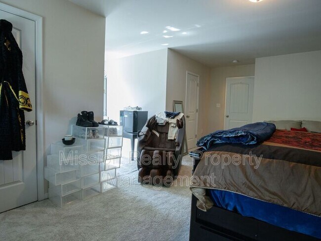 Building Photo - 11412 Parrish Creek Ln