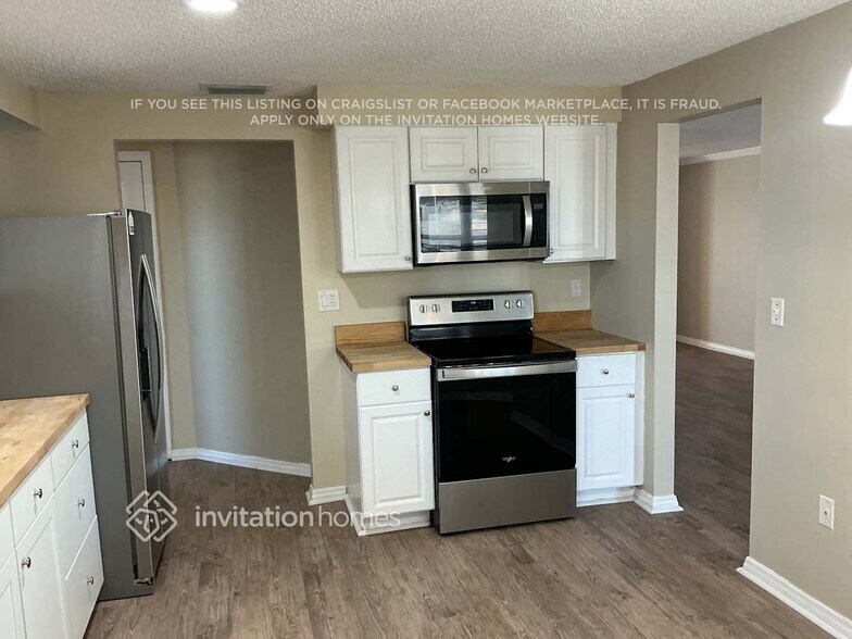 Building Photo - 178 Sandhurst Dr