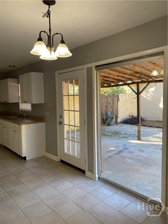 Building Photo - 16 S Stillwood Ct