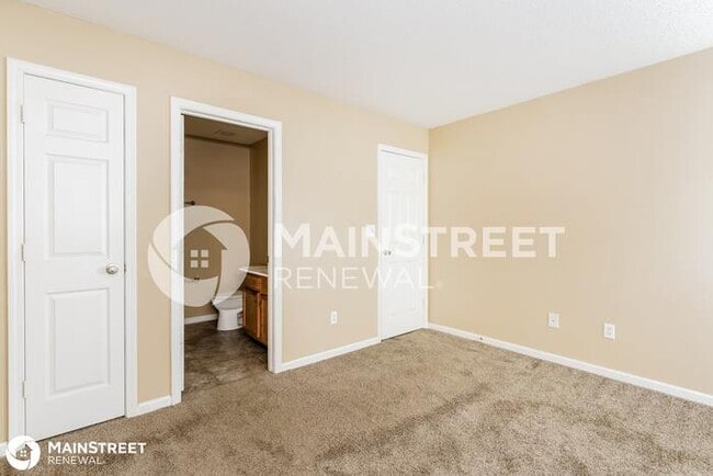 Building Photo - 4250 Village Bend Dr, Indianapolis, IN 46254