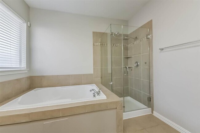 Building Photo - 2812 Chinaberry Park Ln