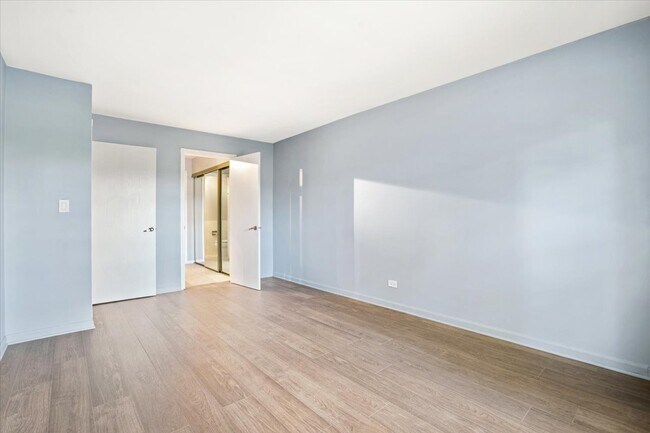 Building Photo - 5200 Carriage Way Dr