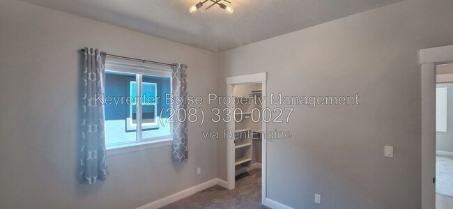 Building Photo - 12127 S Aves Pl