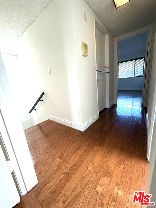 Building Photo - 5310 Lindley Ave