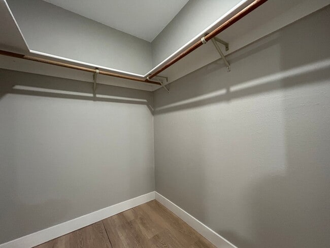 Building Photo - Sophisticated 2BR Walnut Creek Residence –...