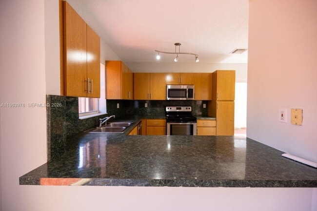 Building Photo - 1065 NW 131st Ave