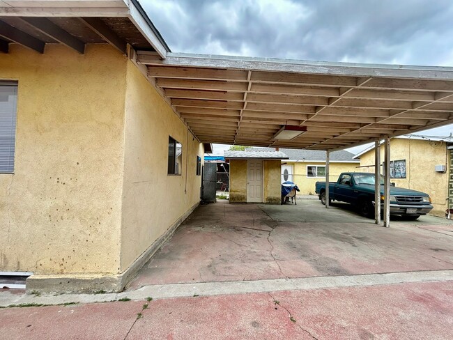 Building Photo - Beautiful 3 Bed Home For Rent!