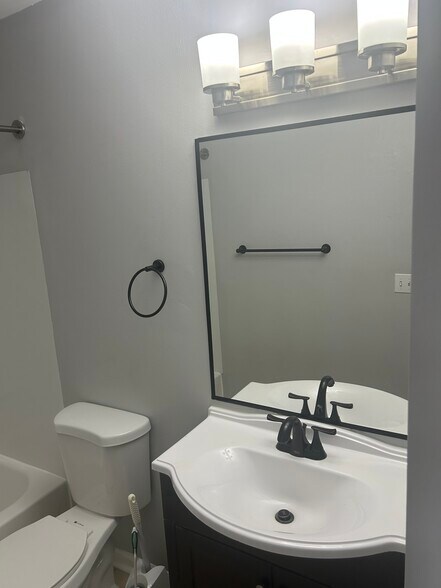 Building Photo - 109 Prescott Place