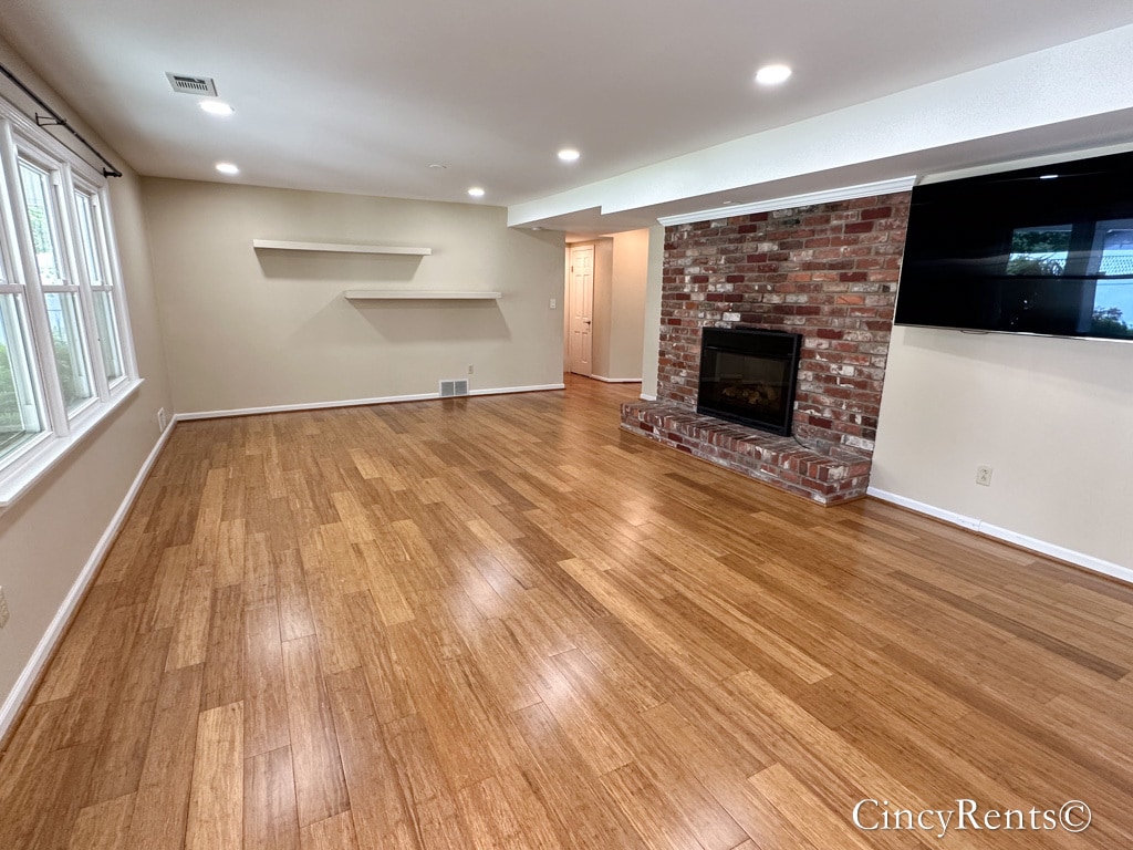 Building Photo - 6463 Oldbarn Ct