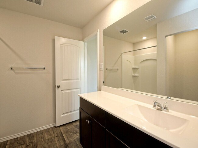 Building Photo - 4 BR/ 2BA - 1612 SF - Seguin in Arroyo Ranch!