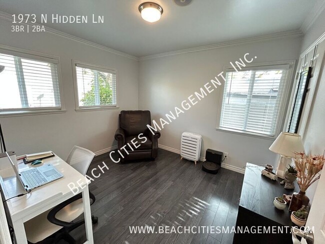 Building Photo - 1973 N Hidden Ln