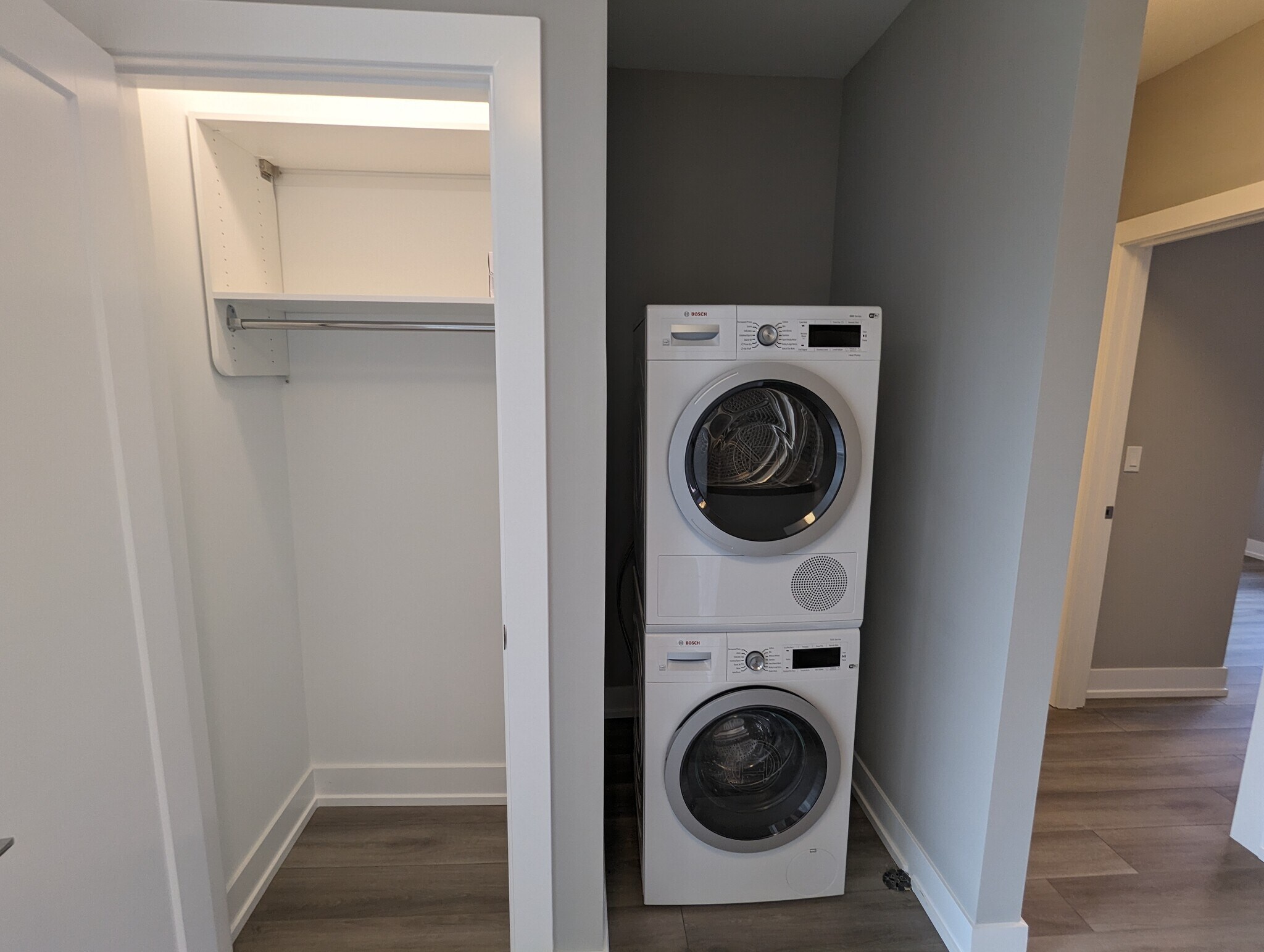 Building Photo - 3935 N Janssen Ave