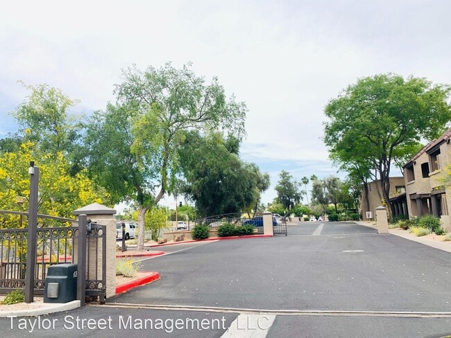 Building Photo - 5995 N 78th St