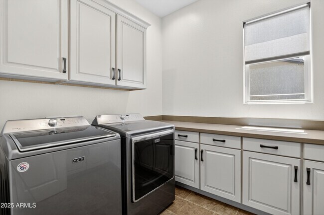 Building Photo - 10997 N 137th St