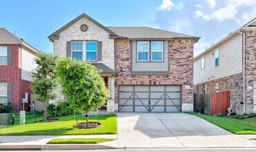 Building Photo - 528 Ayinger Ln