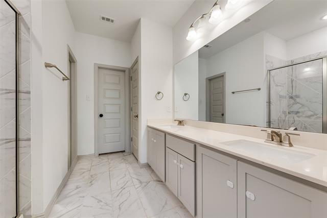 Building Photo - 1106 Bowie Dr