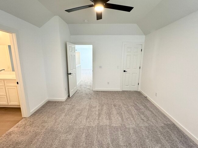 Building Photo - 8735 S Quanah Ave