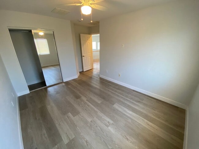 Building Photo - 3 bed/2.5 bath home located in North Las Vegas