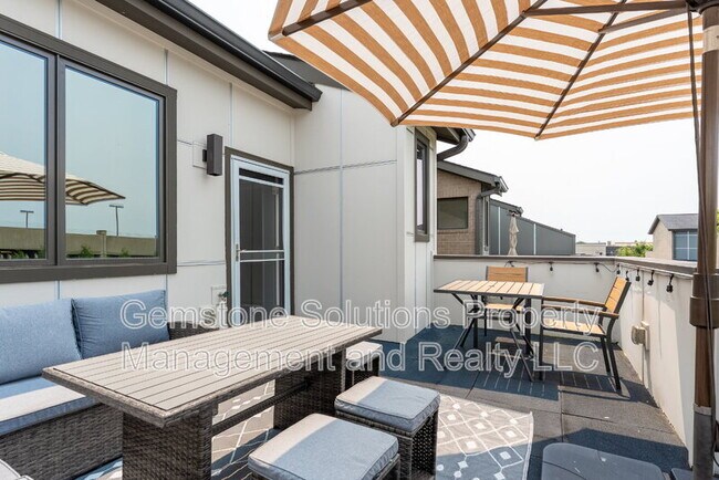 Building Photo - 815 Melpark Ct