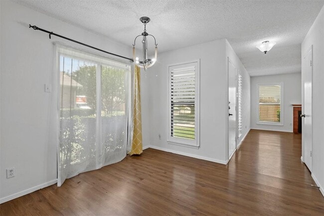 Building Photo - 1801 W Spring Creek Pkwy