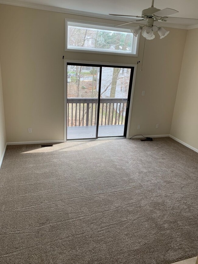 Building Photo - 2 bedroom, 2.5 bath townhome in Pike Creek