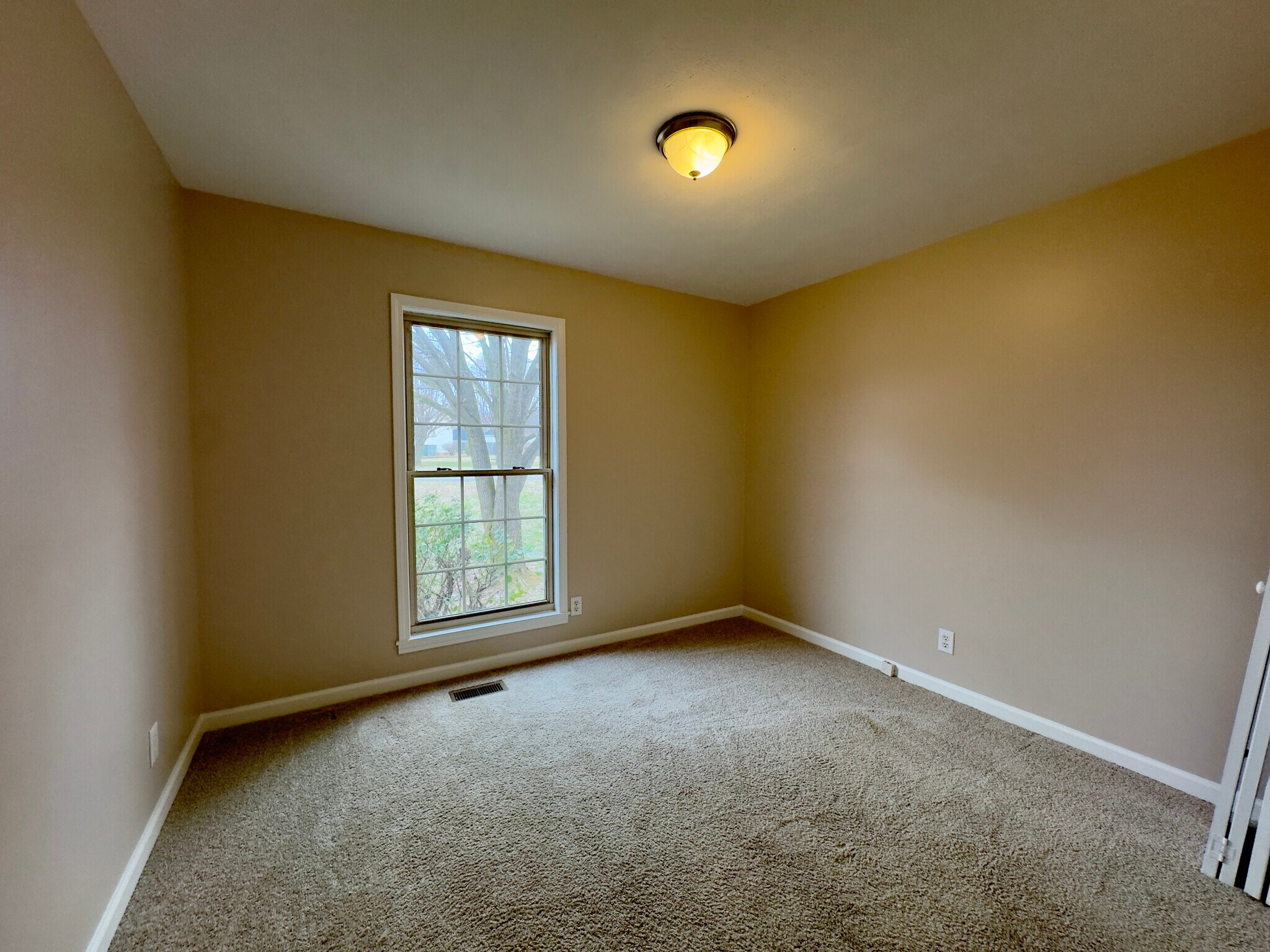 Building Photo - 2013 Smith Cir