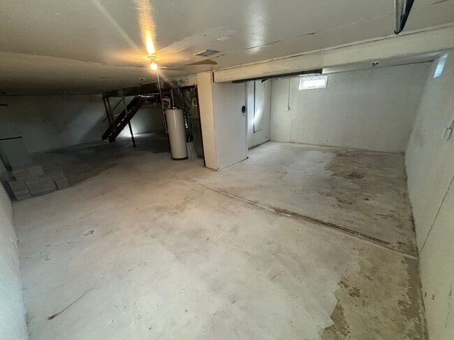 Building Photo - Columbine Ave