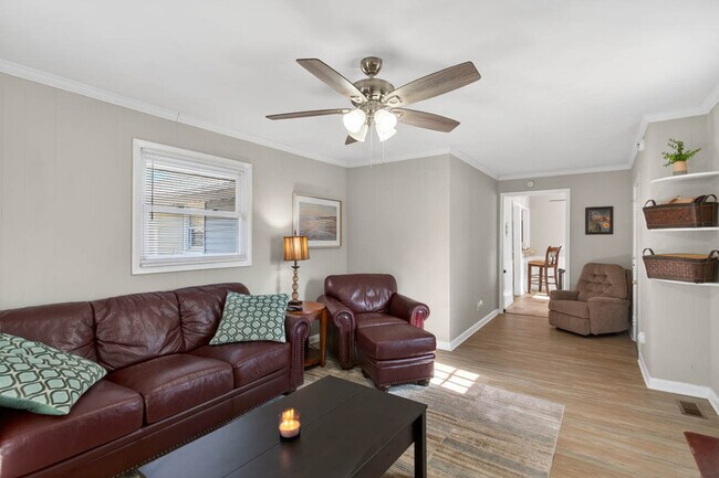 Building Photo - 32 Warren Dr