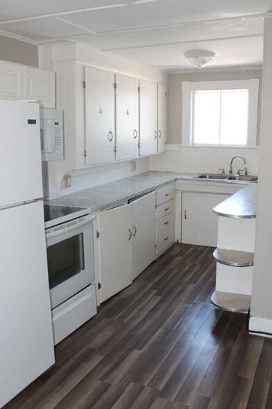 Building Photo - 20 Bellevue St