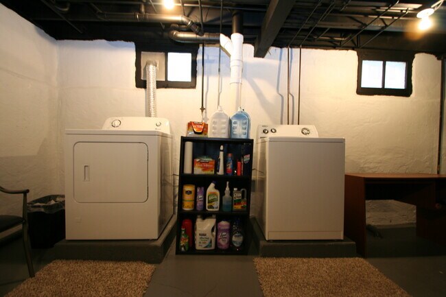 Building Photo - 233 Garfield Ave SW