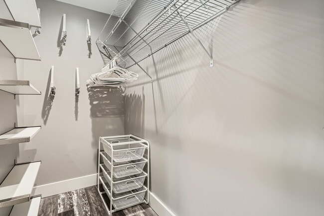 Building Photo - 1204 Druid Knoll Dr NE