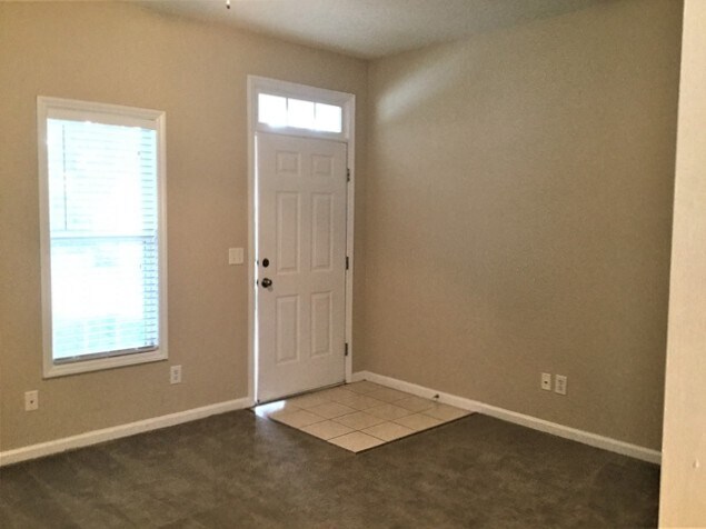 Building Photo - 121 Cameron Way Cir