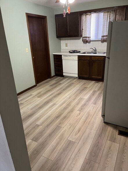 Building Photo - 1507 S Maple St