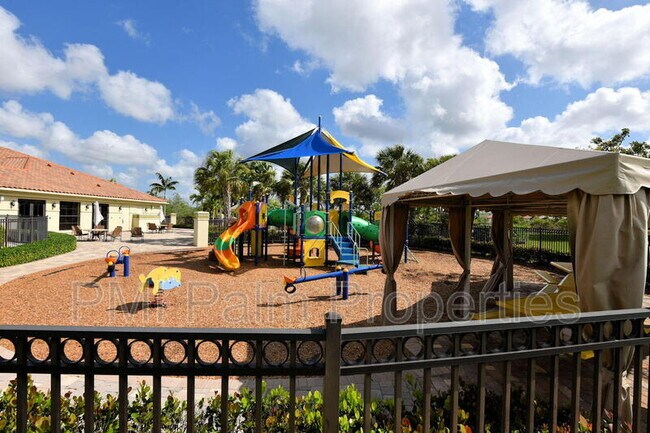 Building Photo - 3001 Strada Court