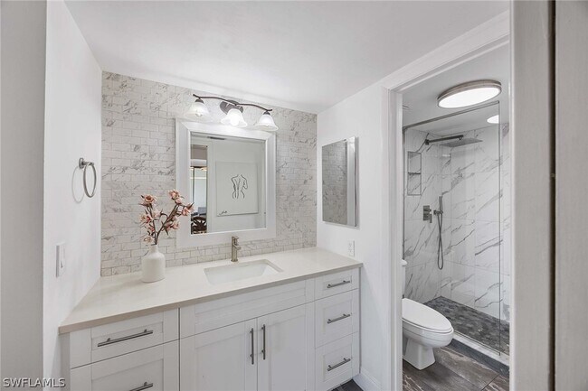 Building Photo - 3625 Boca Ciega Dr