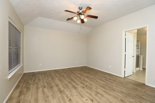 Building Photo - 8231 Gran Villa Dr