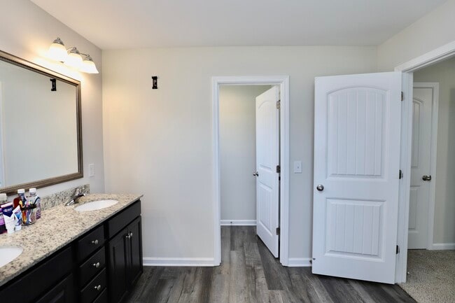 Building Photo - 17 Carriagebrook Cir