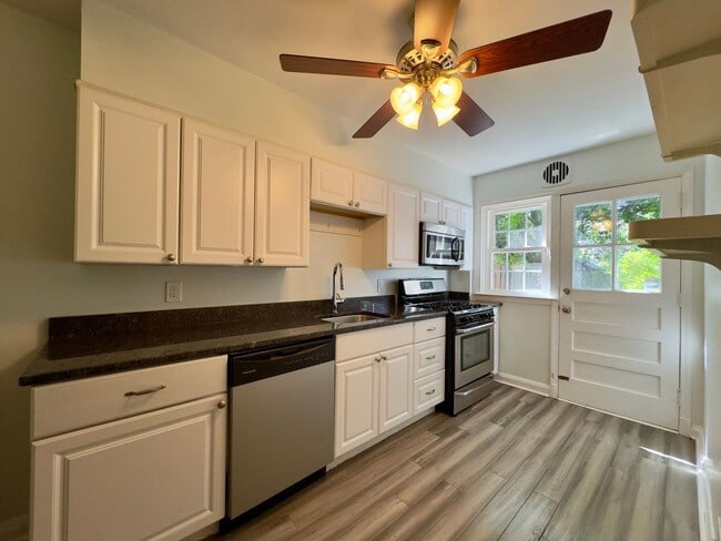 Building Photo - Charming 3 Bedroom/1 Bathroom Townhome in Rodgers Forge Neighborhood, MD!