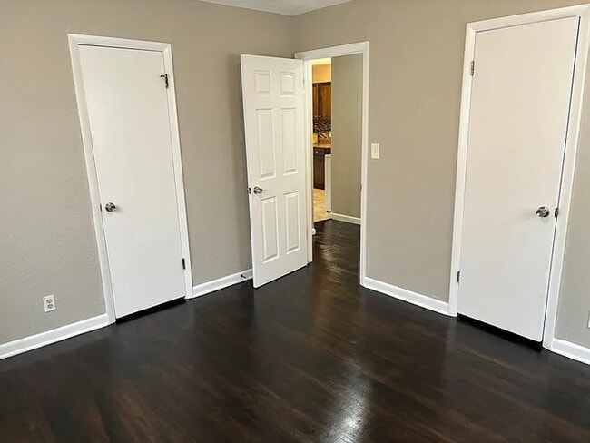 Building Photo - 2322 W Casado St