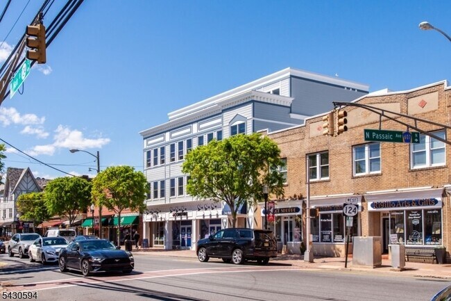Building Photo - 246 Main St