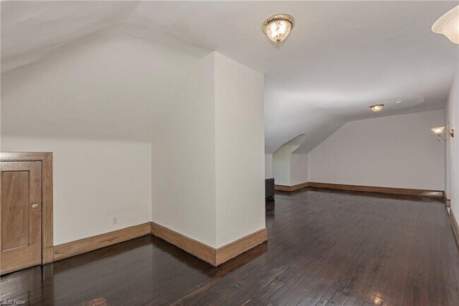 Building Photo - 283 Corning Dr