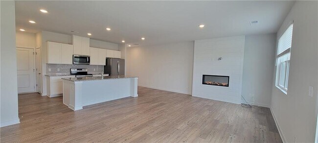 Building Photo - 24 Founders Dr