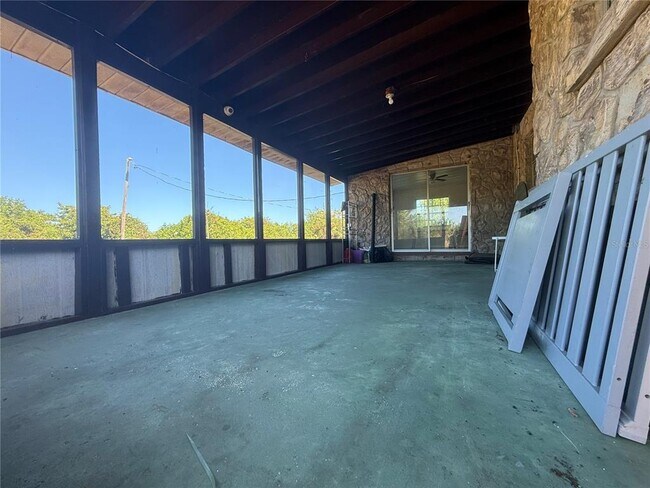 Building Photo - 2122 Gulf City Rd