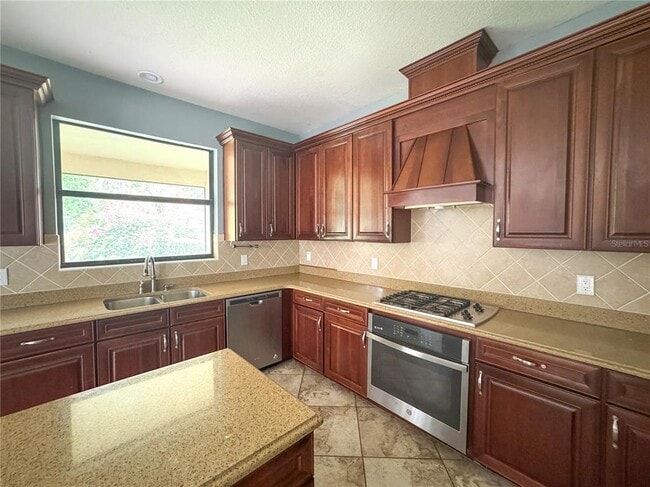 Building Photo - 20318 Chestnut Grove Dr